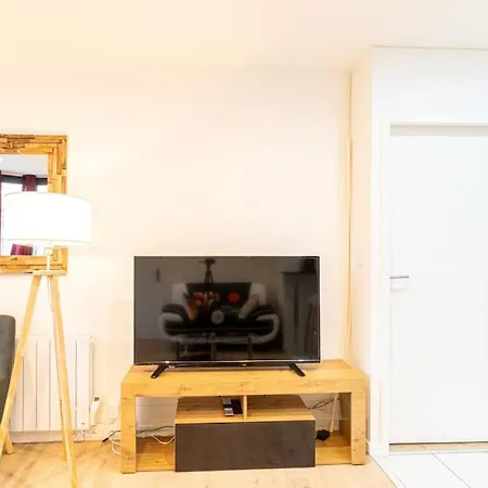 Zenbnb / L'exploreur / 2 Min. Tram / Centre-ville Apartament Annemasse